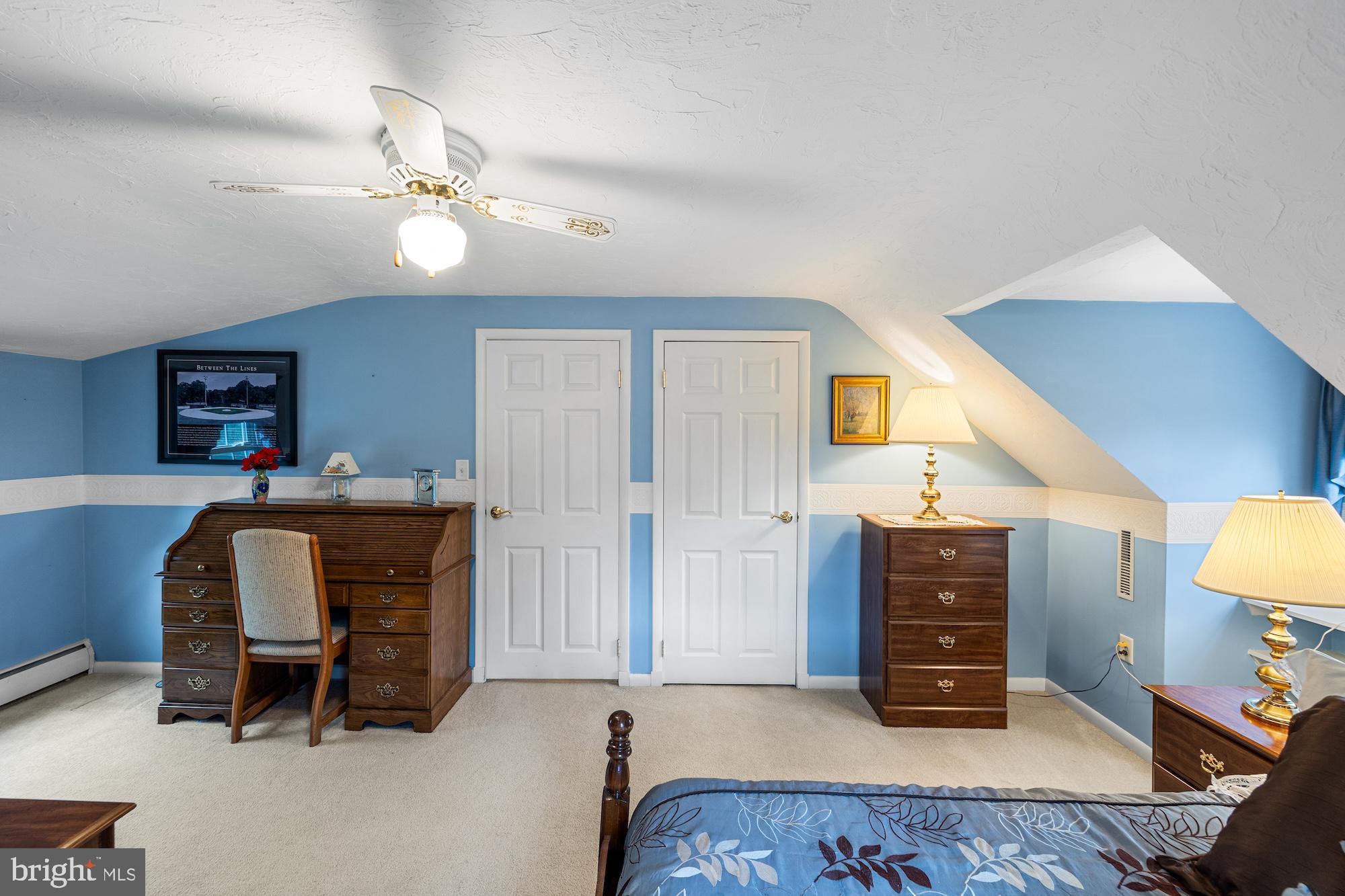 TWIN OAKS - Residential