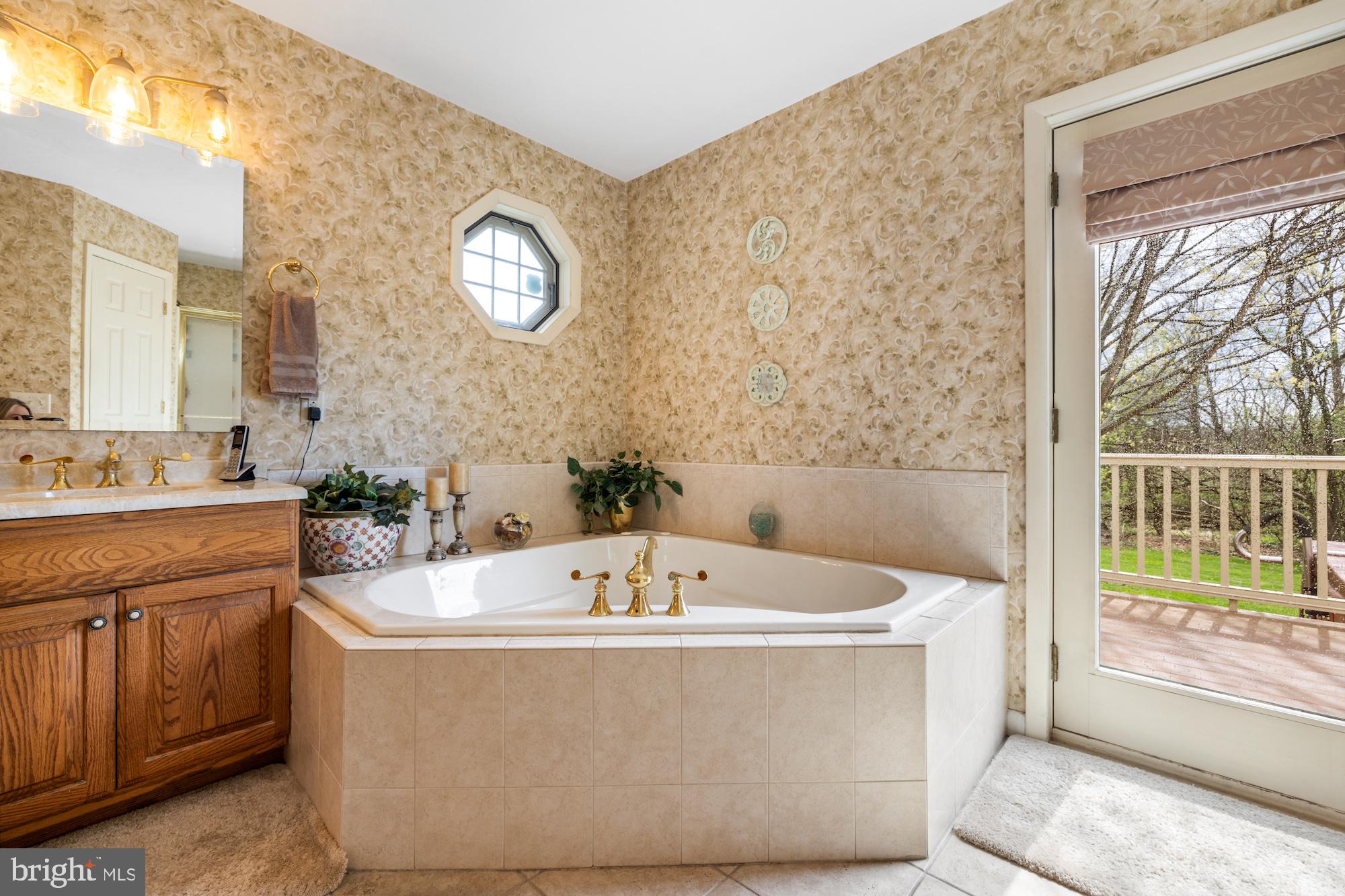 TWIN OAKS - Residential