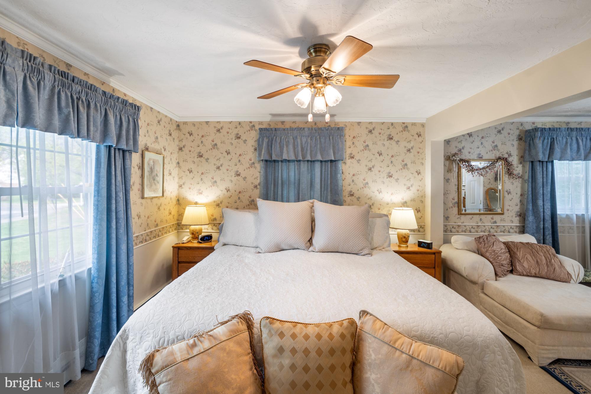 TWIN OAKS - Residential