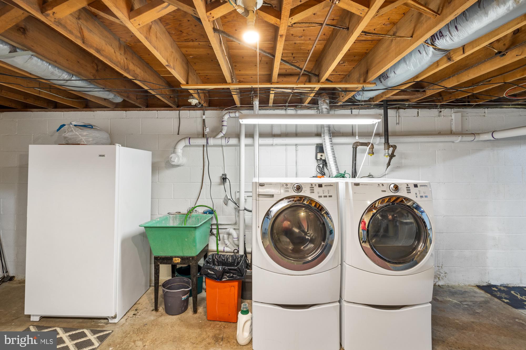 TWIN OAKS - Residential