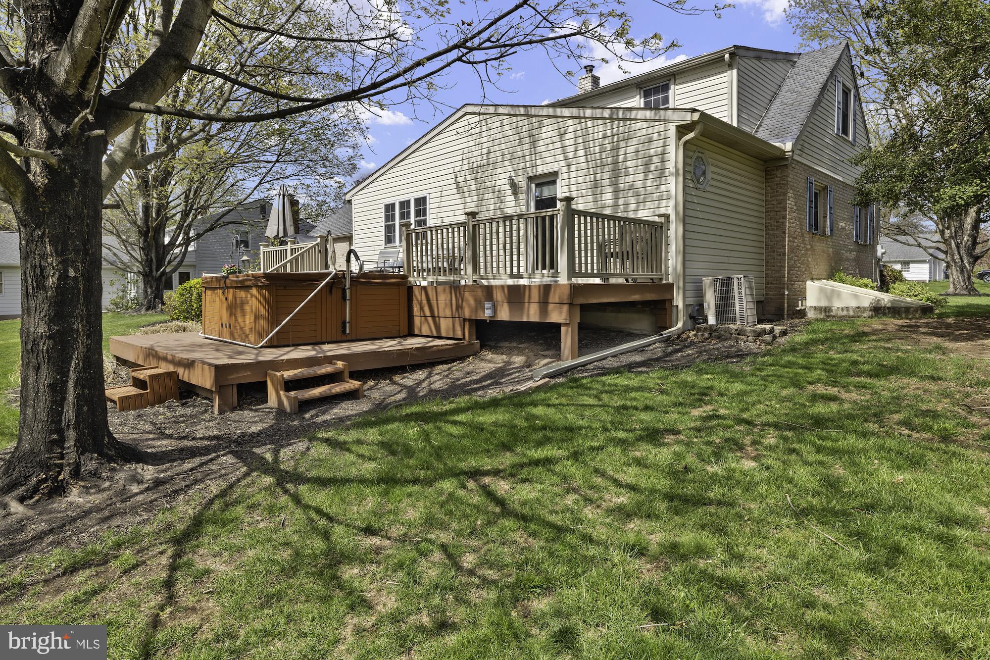 TWIN OAKS - Residential