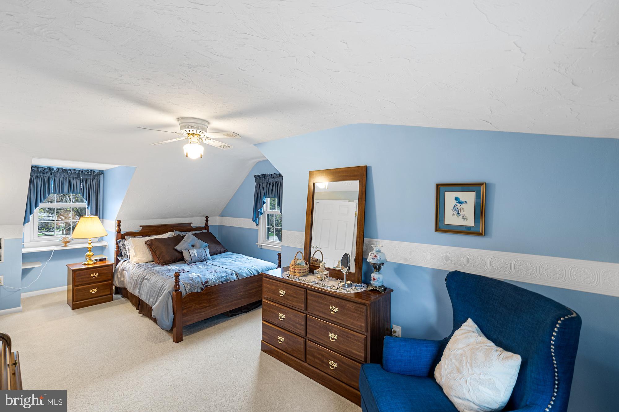 TWIN OAKS - Residential