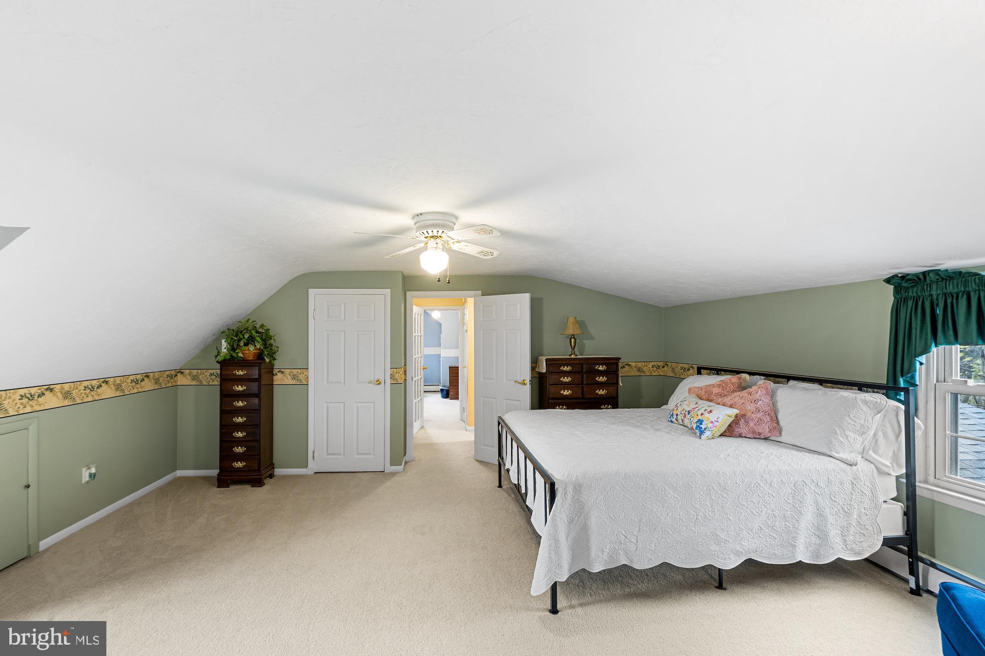 TWIN OAKS - Residential