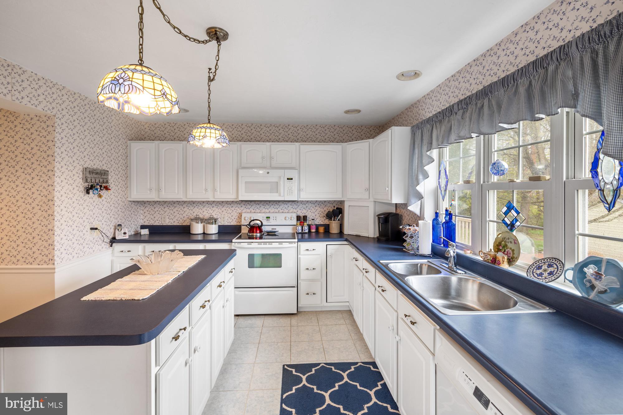 TWIN OAKS - Residential