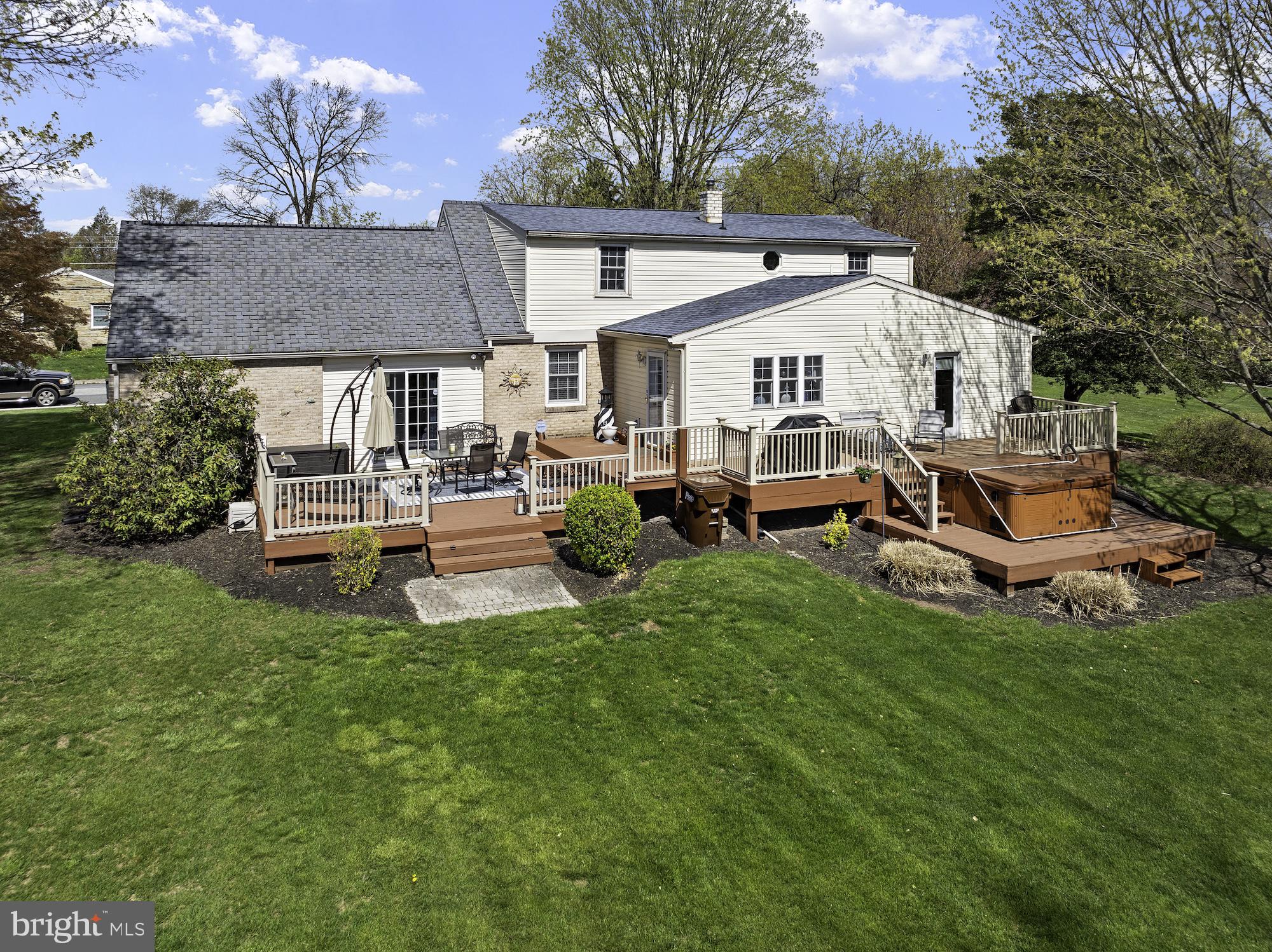 TWIN OAKS - Residential