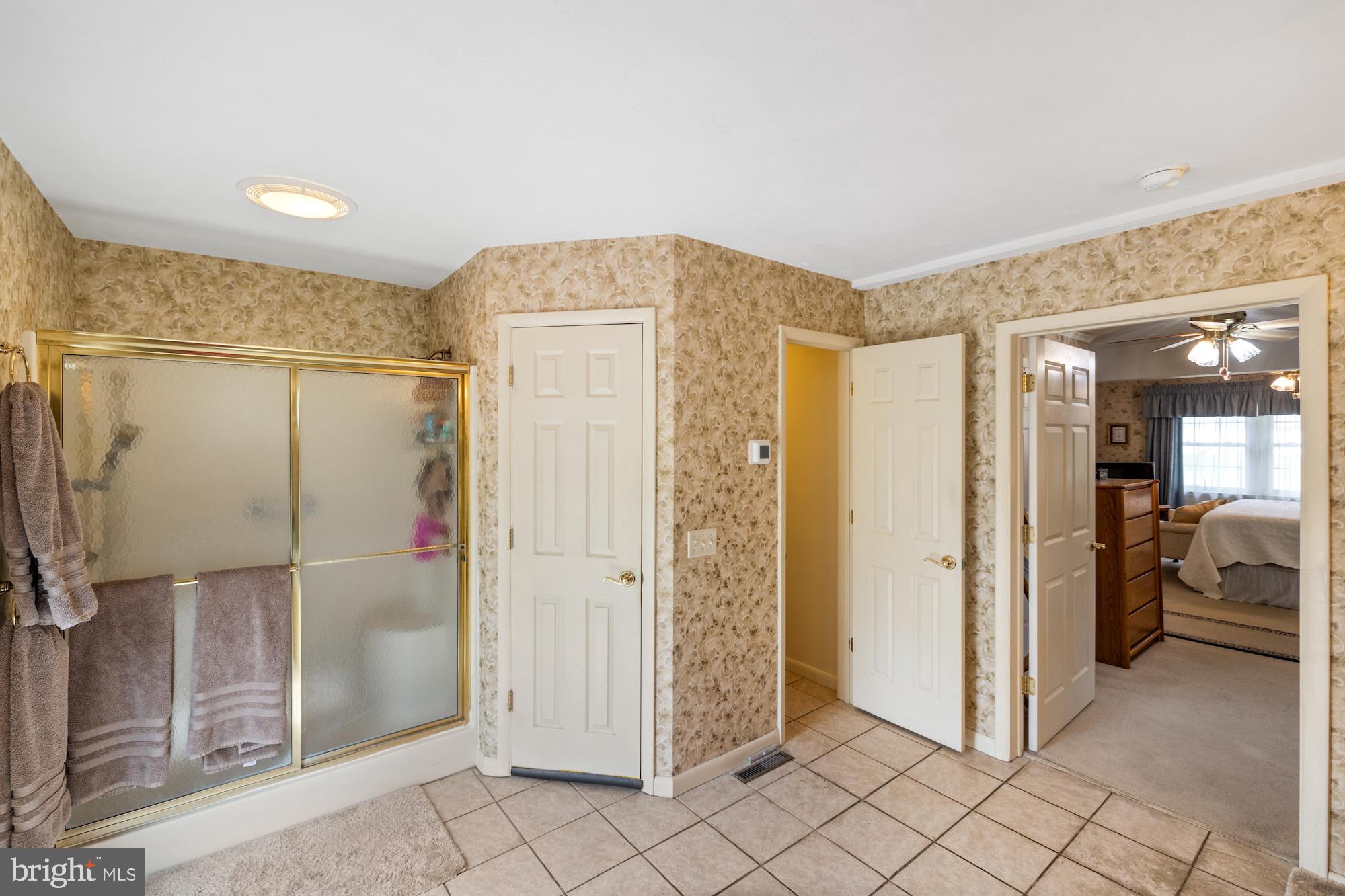 TWIN OAKS - Residential