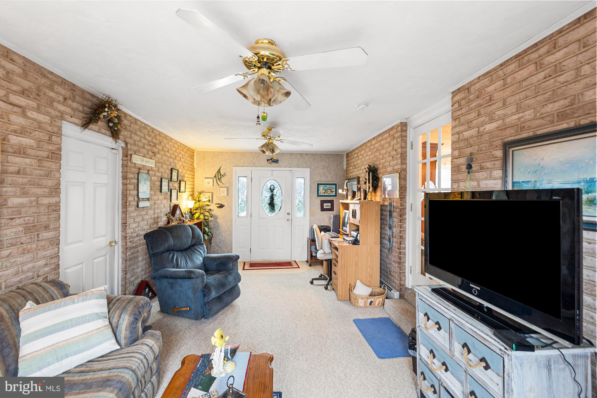 TWIN OAKS - Residential