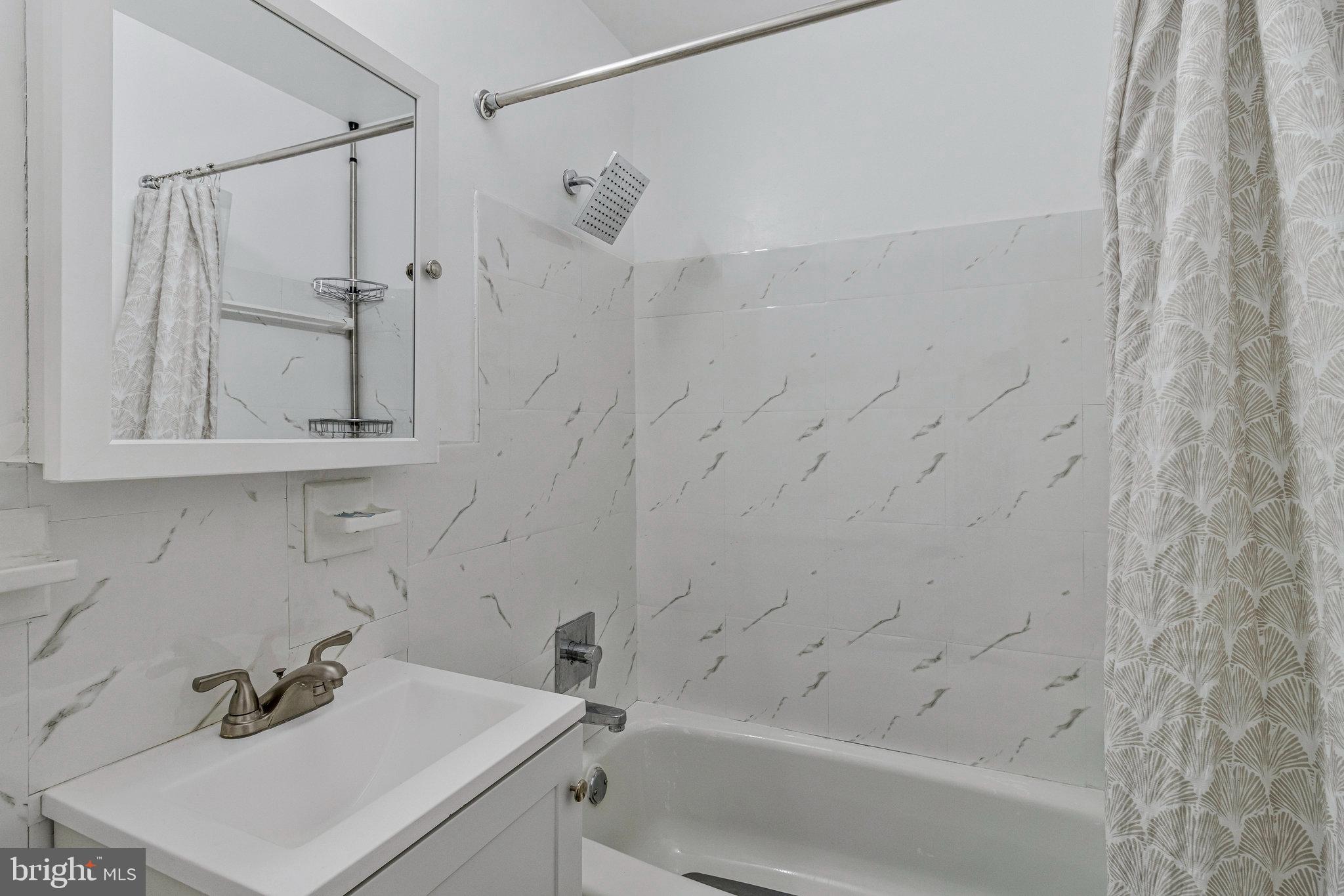 RIVERDALE - Residential