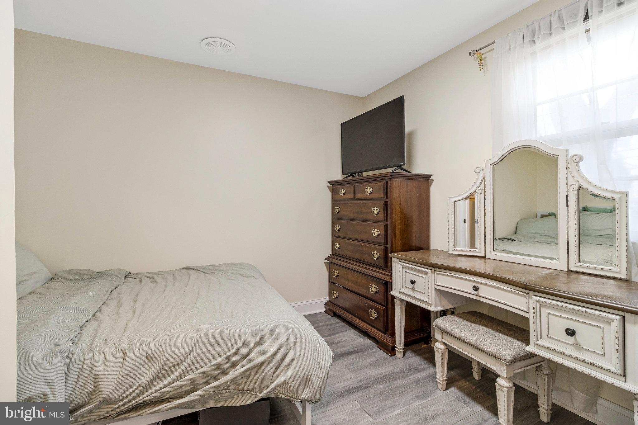 RIVERDALE - Residential