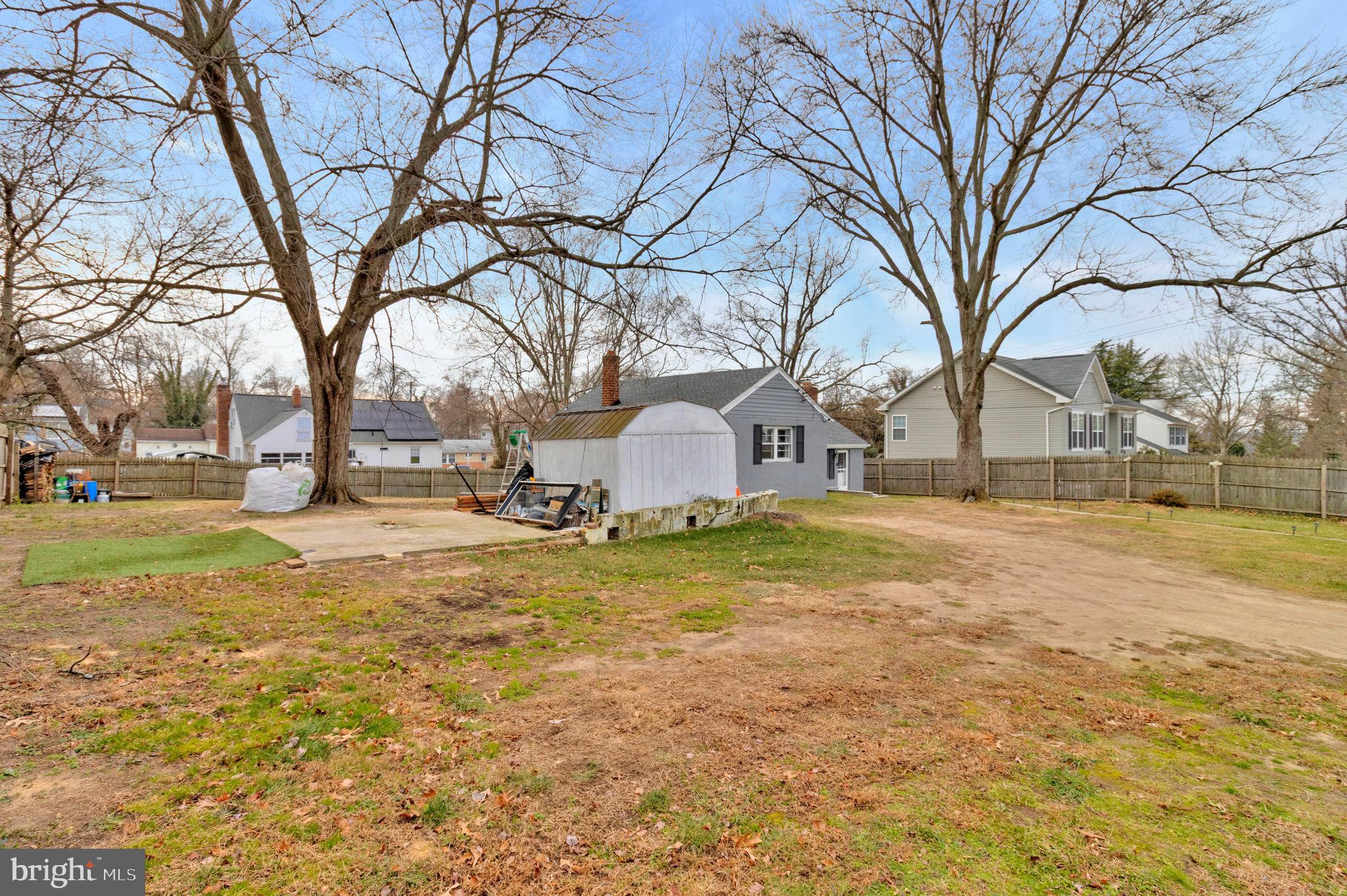 RIVERDALE - Residential