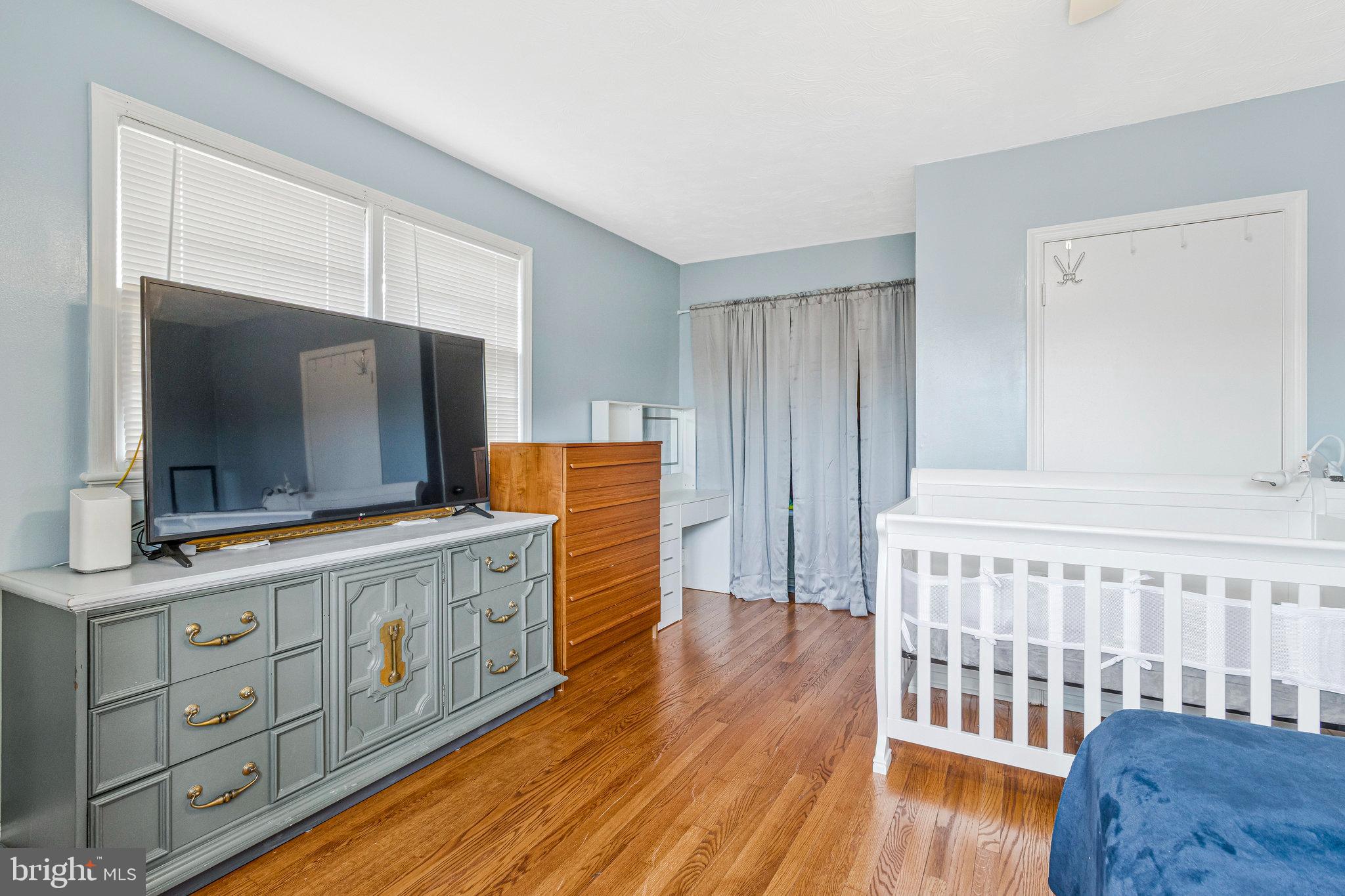 RIVERDALE - Residential