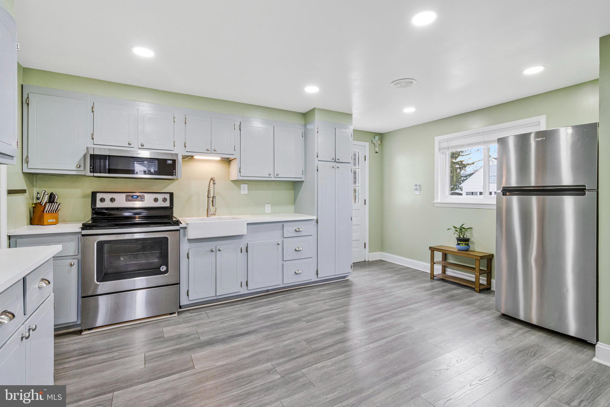 RIVERDALE - Residential