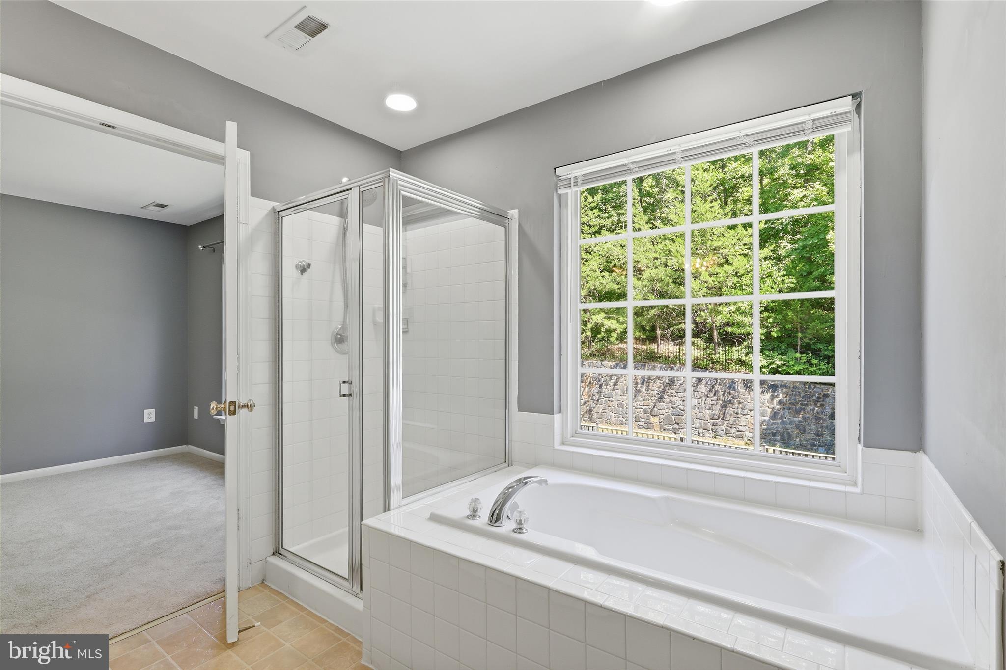 AZALEA WOODS - Residential