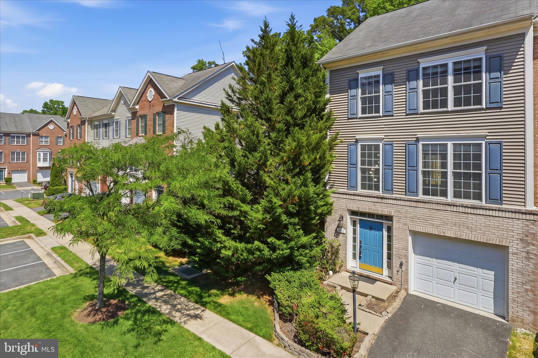 AZALEA WOODS - Residential