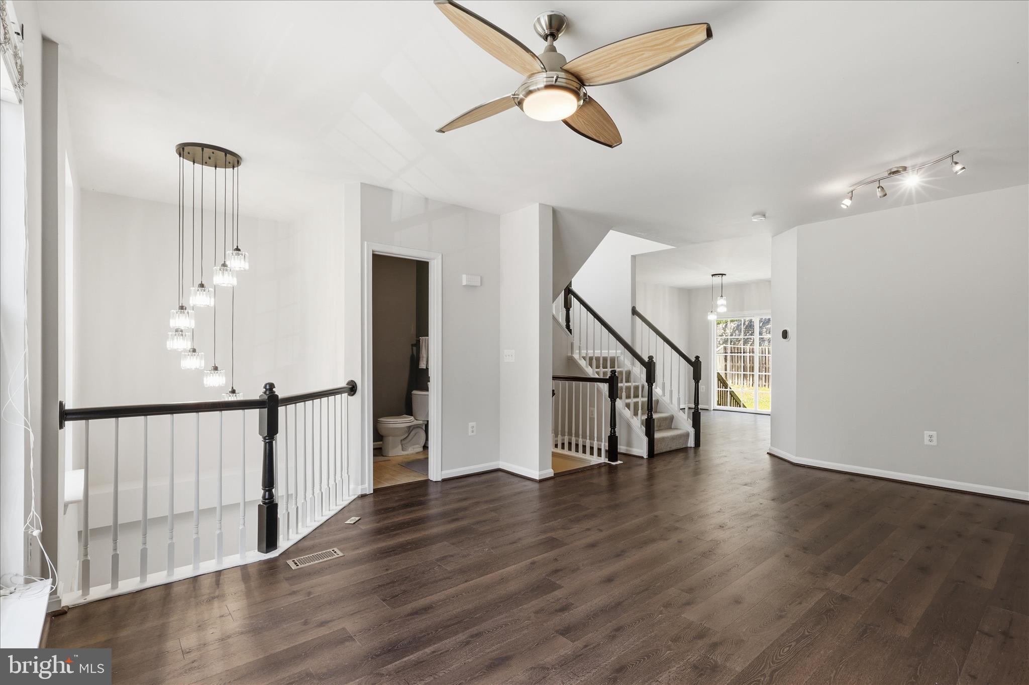 AZALEA WOODS - Residential