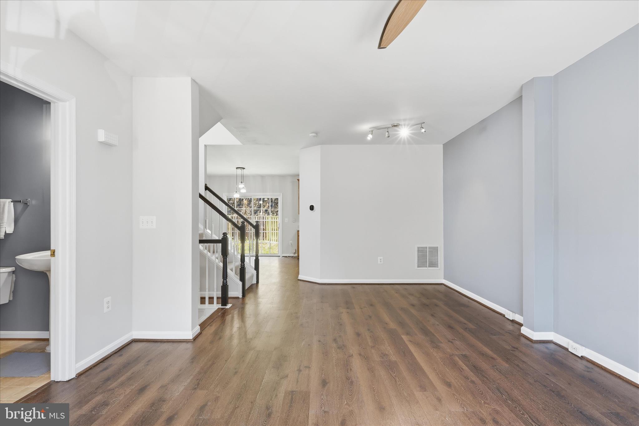 AZALEA WOODS - Residential