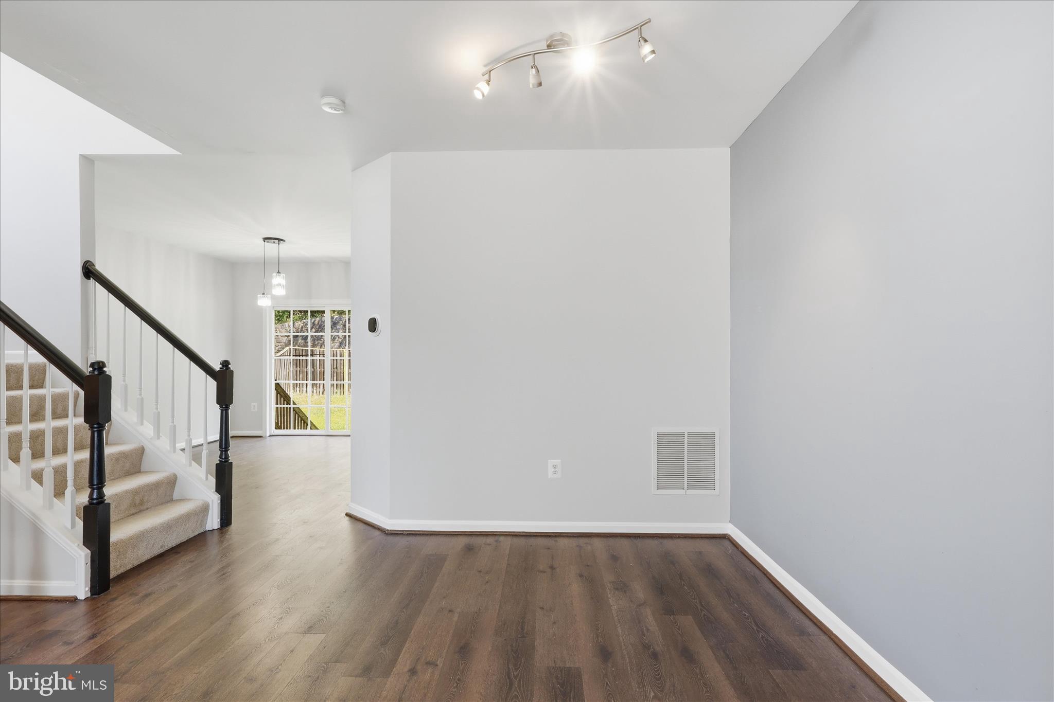 AZALEA WOODS - Residential
