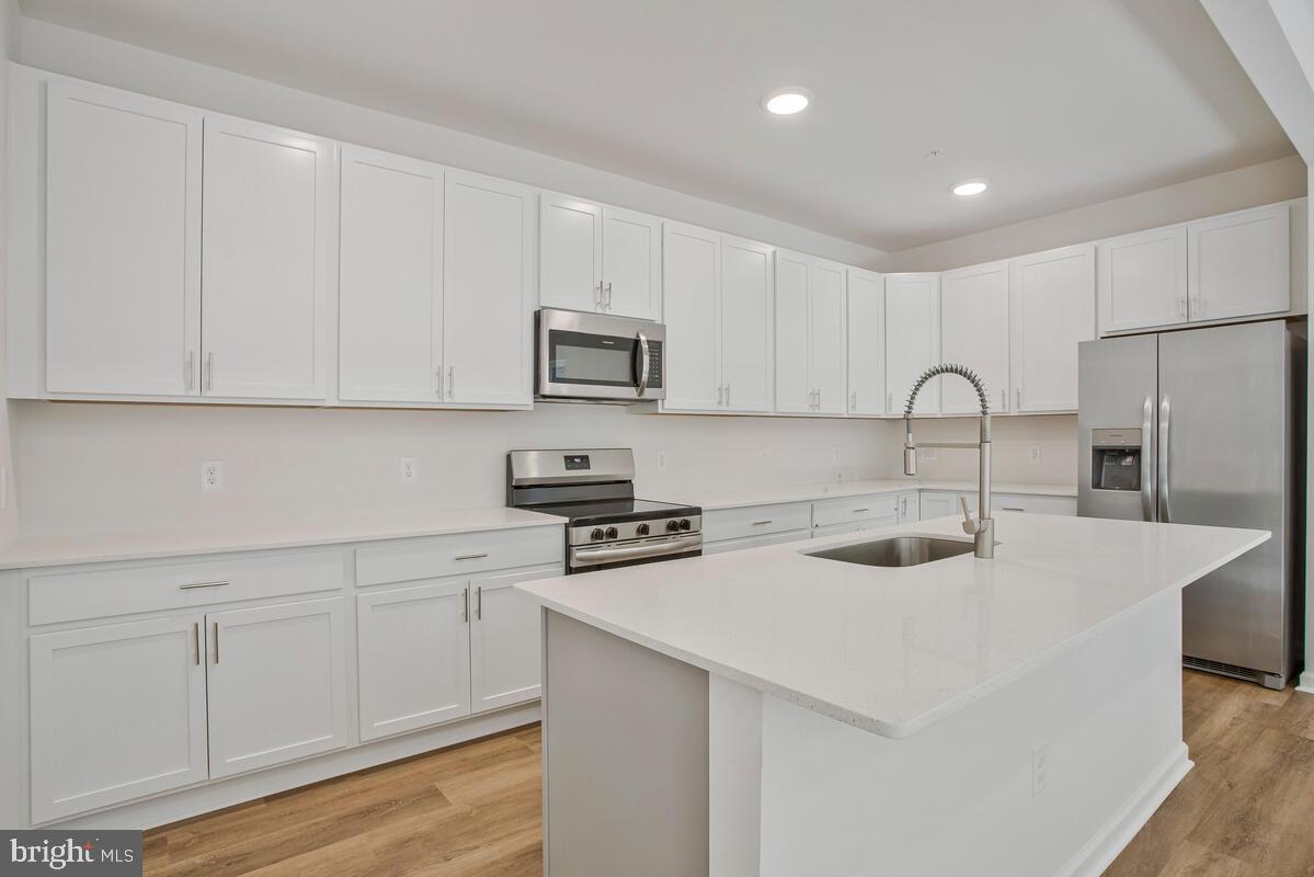 CEDARHURST ON THE BAY - Residential