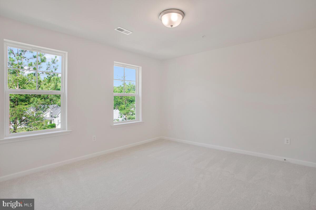 CEDARHURST ON THE BAY - Residential