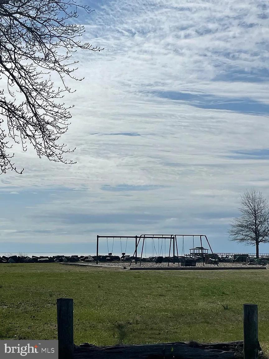 CEDARHURST ON THE BAY - Residential