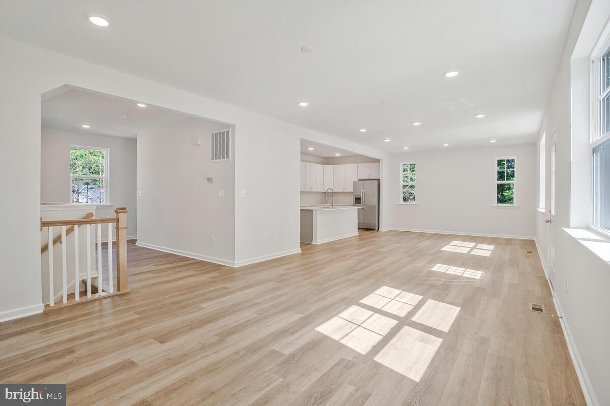 CEDARHURST ON THE BAY - Residential