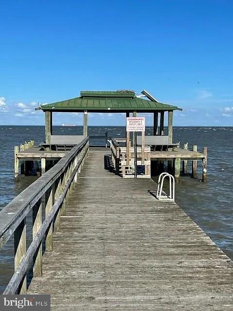 CEDARHURST ON THE BAY - Residential