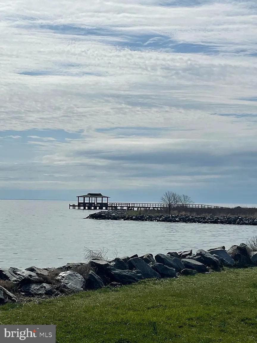 CEDARHURST ON THE BAY - Residential