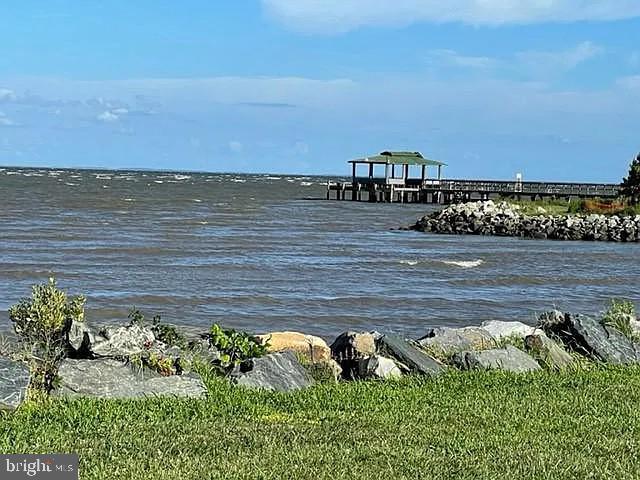 CEDARHURST ON THE BAY - Residential