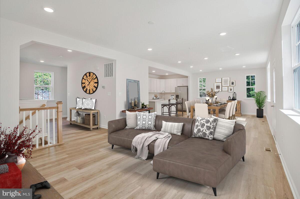 CEDARHURST ON THE BAY - Residential