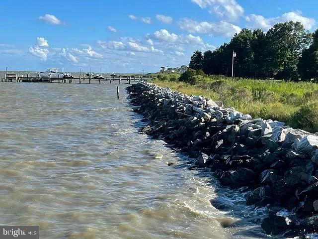 CEDARHURST ON THE BAY - Residential