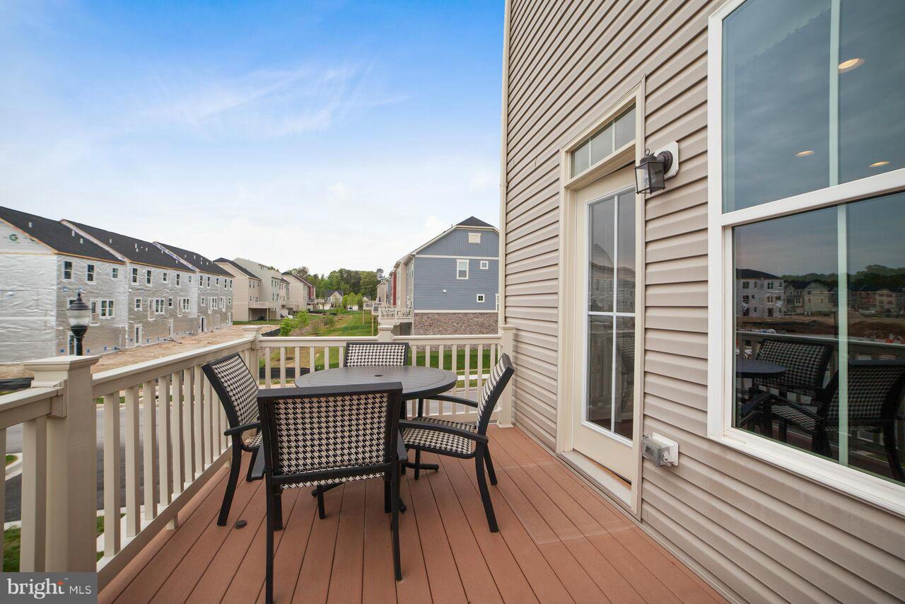 CREEKSIDE VILLAGE - Residential