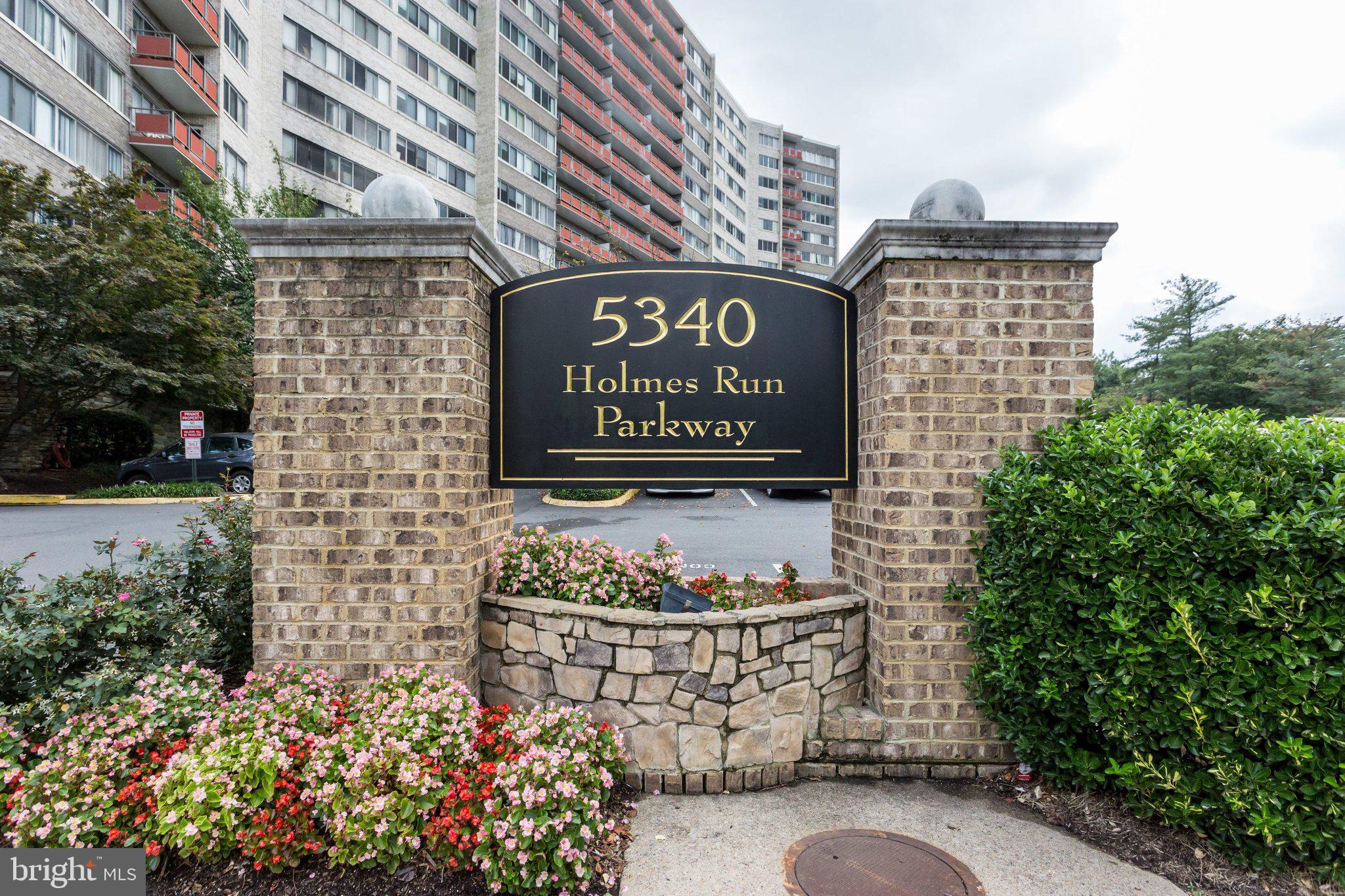 PAVILION ON THE PARK - Residential