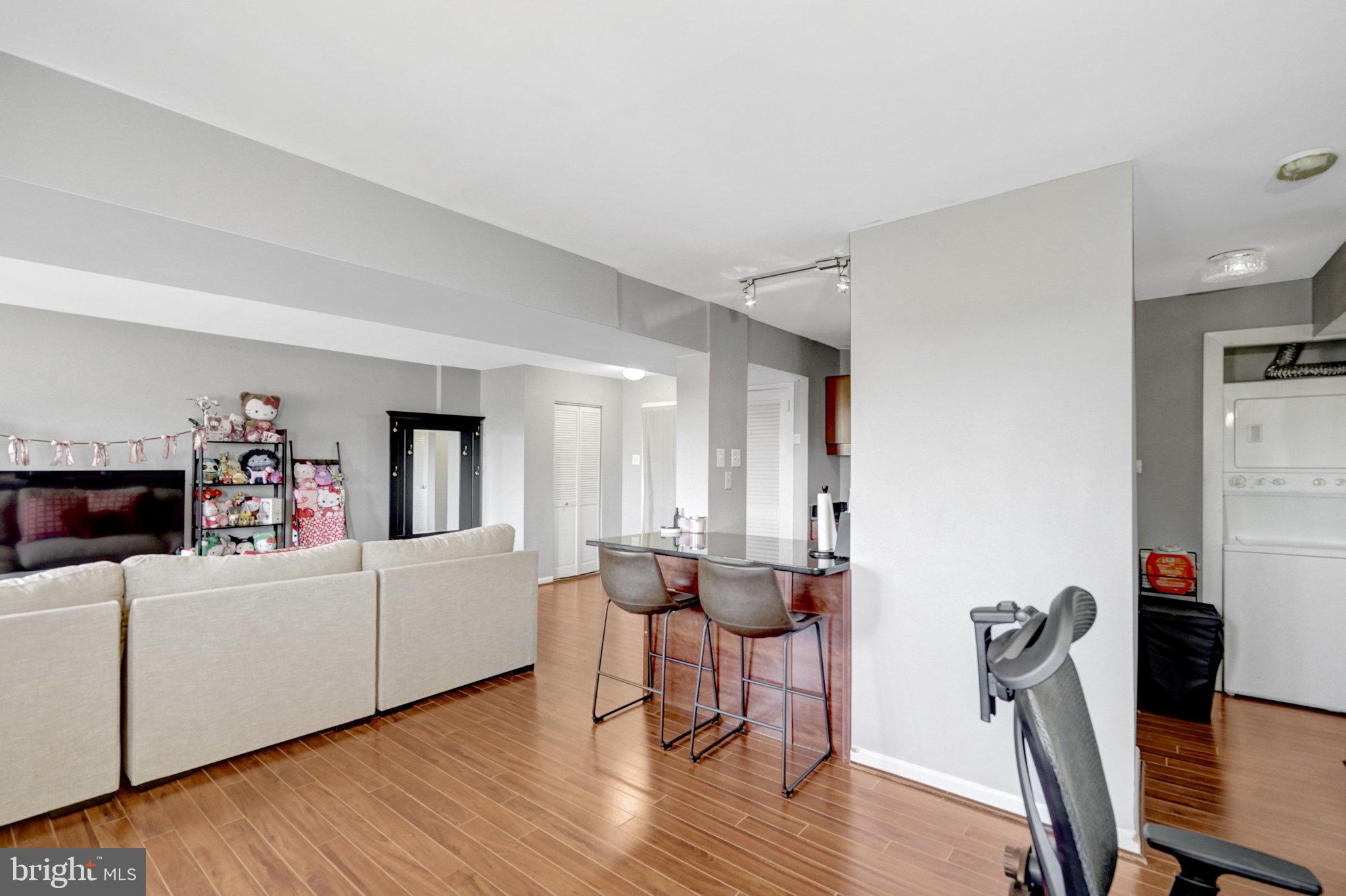 PAVILION ON THE PARK - Residential