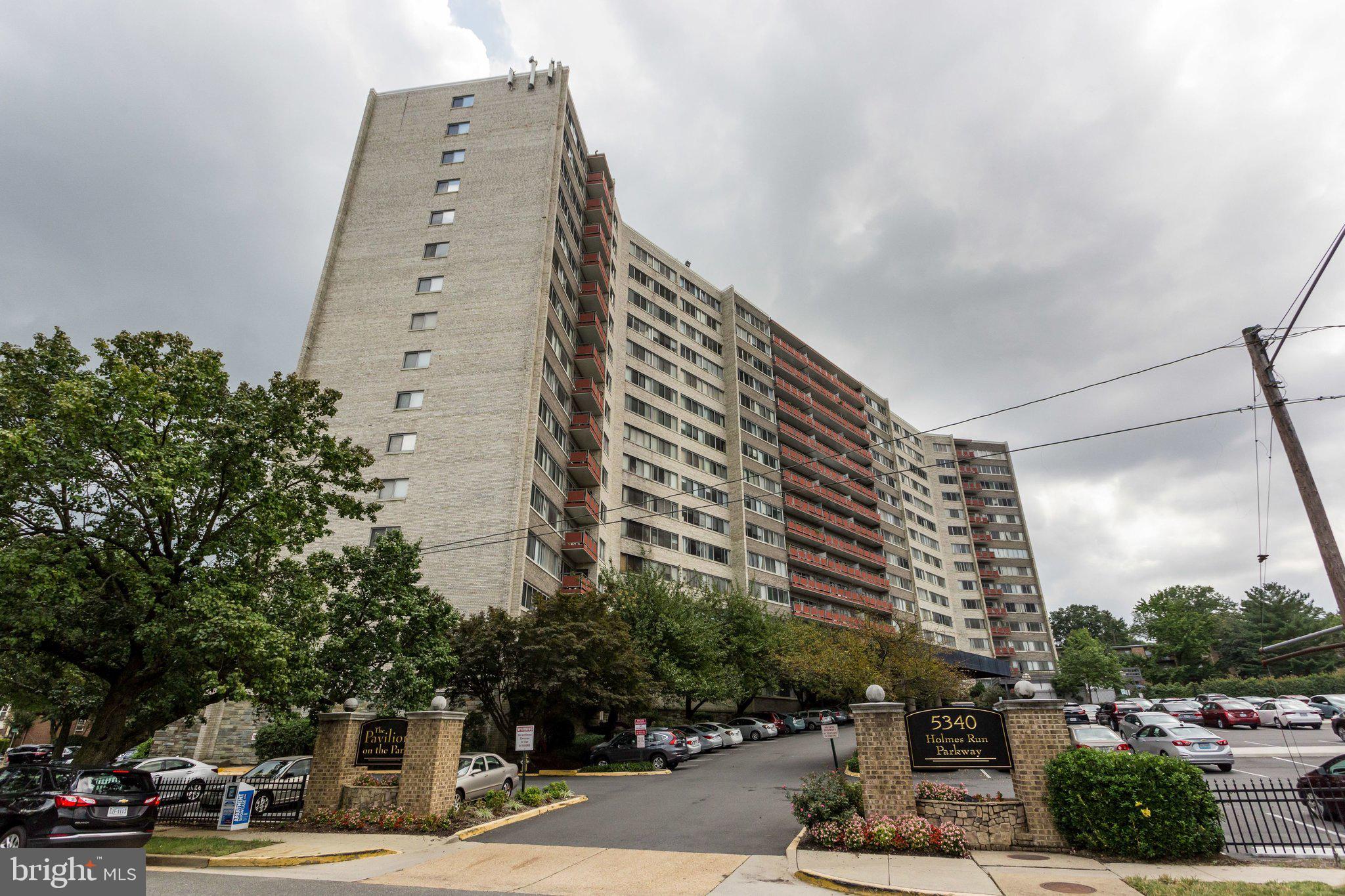 PAVILION ON THE PARK - Residential