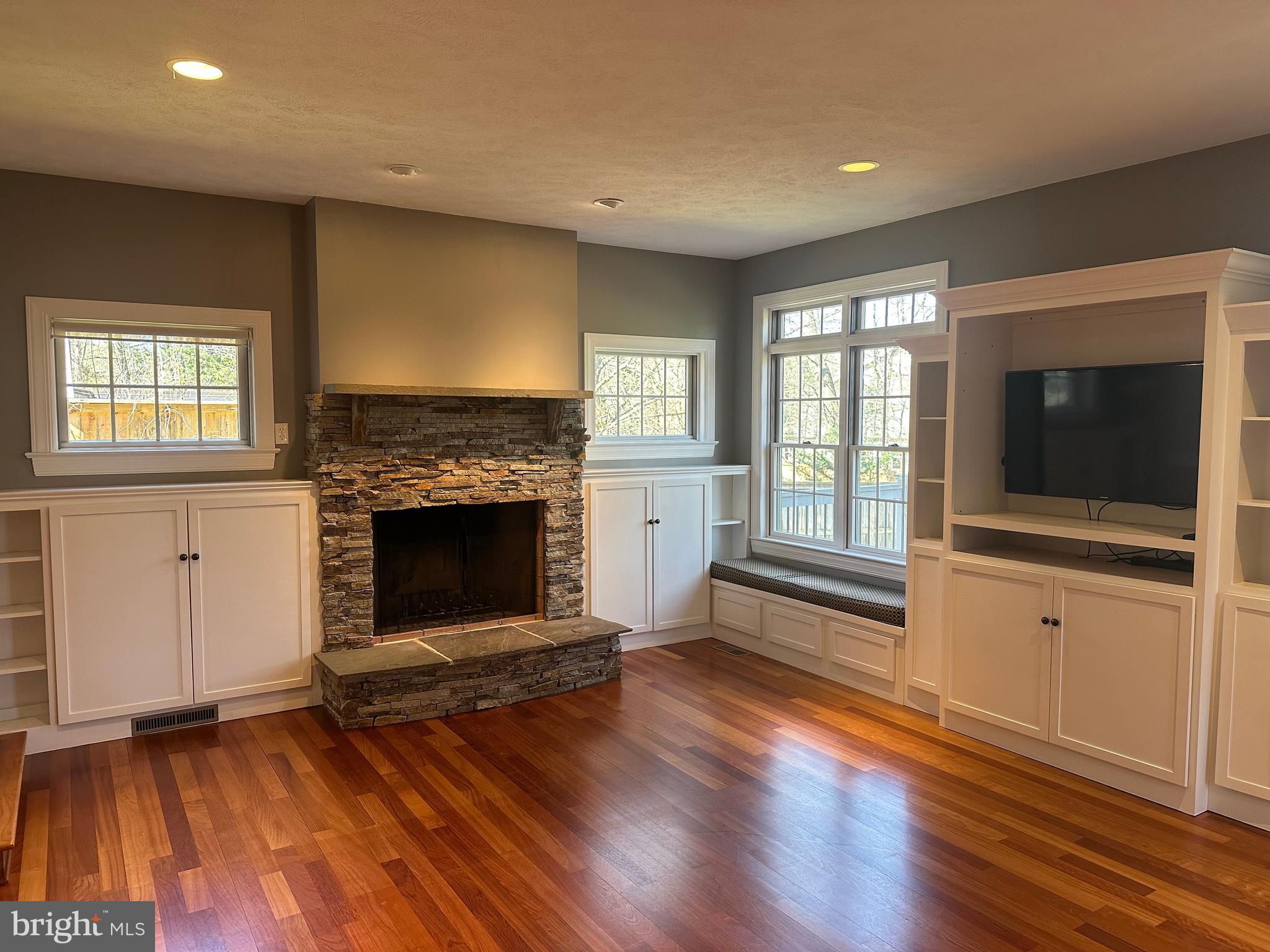 HAYMARKET - Residential