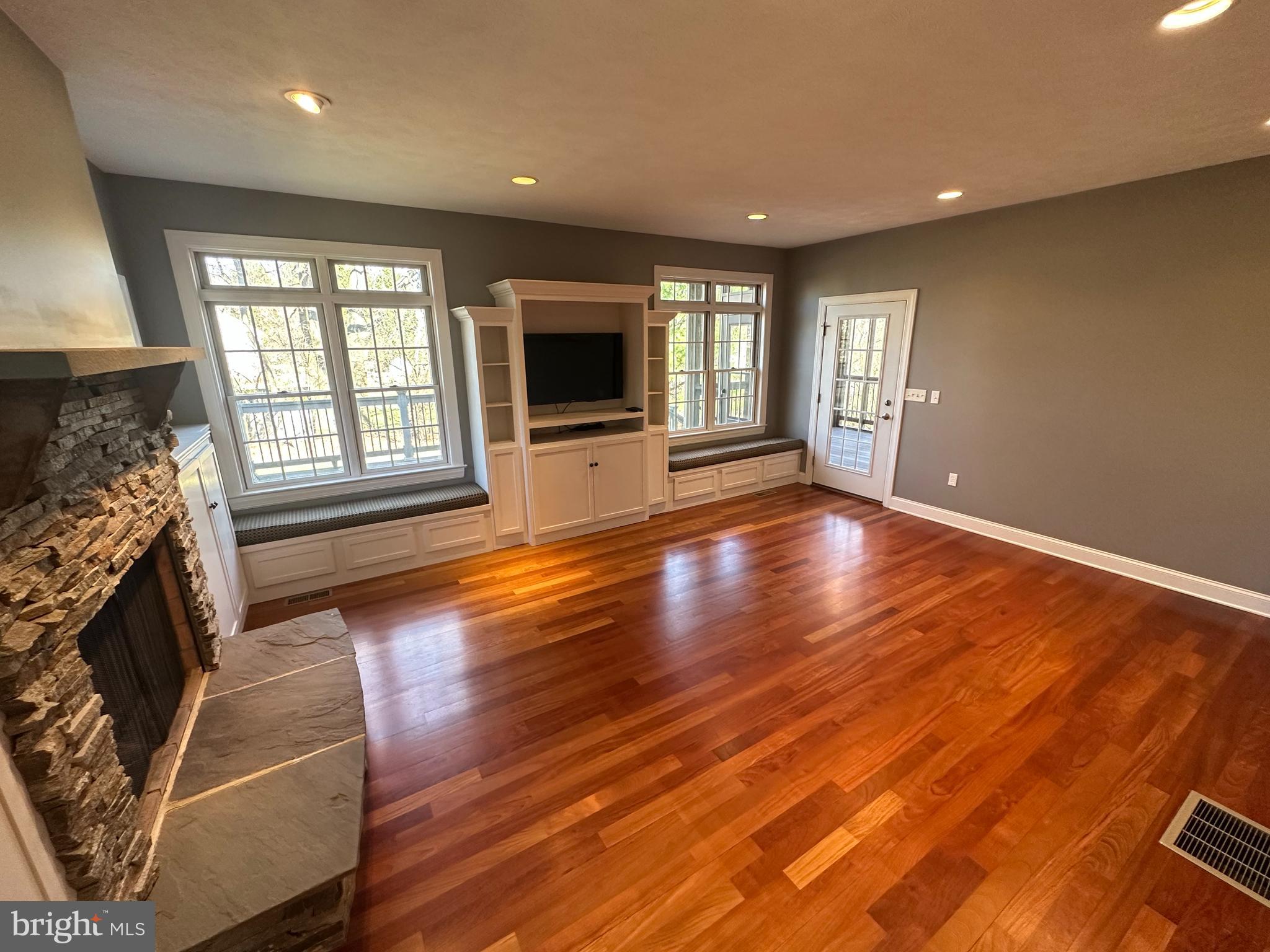 HAYMARKET - Residential