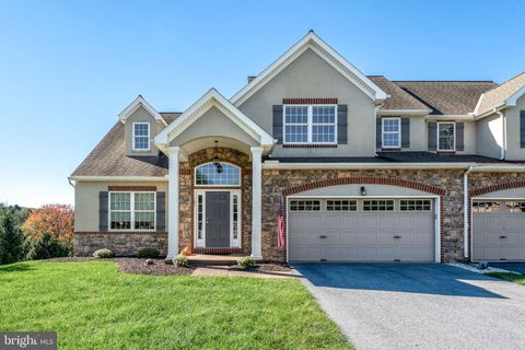 Photo of 101 Baneberry Lane, LITITZ, PA 17543 (MLS # PALA2077910)