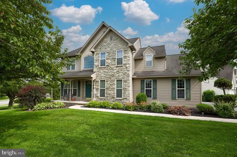 Photo of 310 SPRINGTON WAY, LANCASTER, PA 17601 (MLS # PALA2038876)