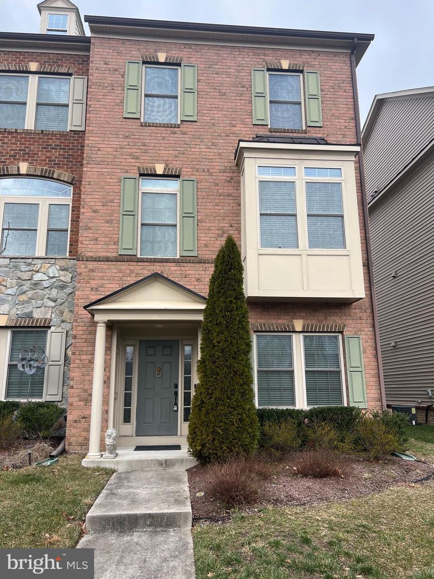 Beautiful End Unit Townhome with Two Car Garage. Home Features a Gourmet Kitchen with Hardwood Floors, Large Pantry, Granite Countertops and SS Appliances. HE Laundry Equipment on Bedroom Level. Primary Bath features Oversized Walk In Shower with Dual Shower-heads. Primary Suite features Two Walk In Closets. Community Pool Pass Included. ***For showing inquiries contact the Property Manager directly***

Pets Considered on a Case by Case basis. 

Minimum Credit Score of 600 required. Minimum Annual Household Income of $134,400 required.