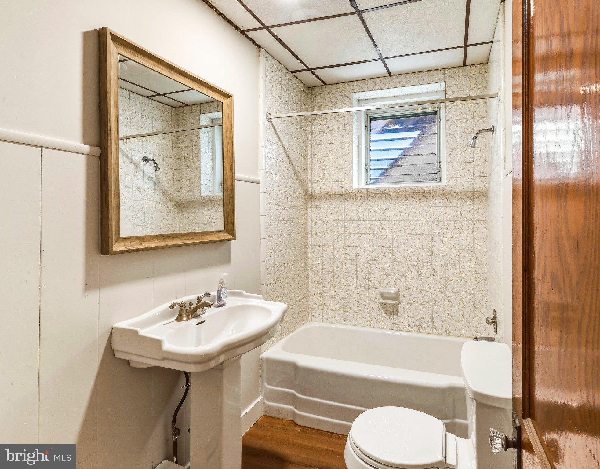47 E KINGS HIGHWAY