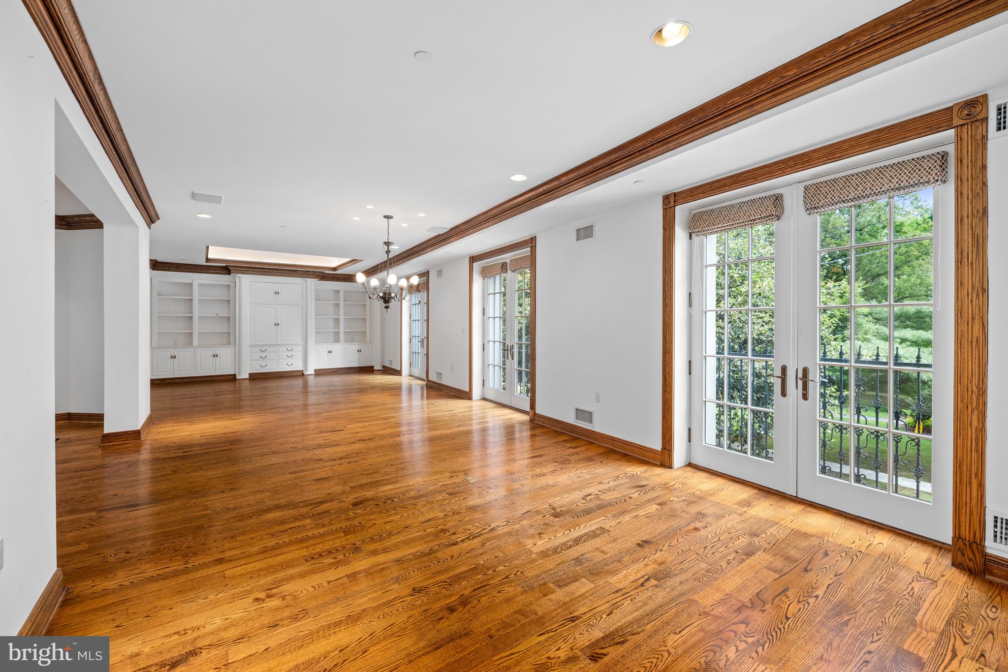 CHEVY CHASE - Residential