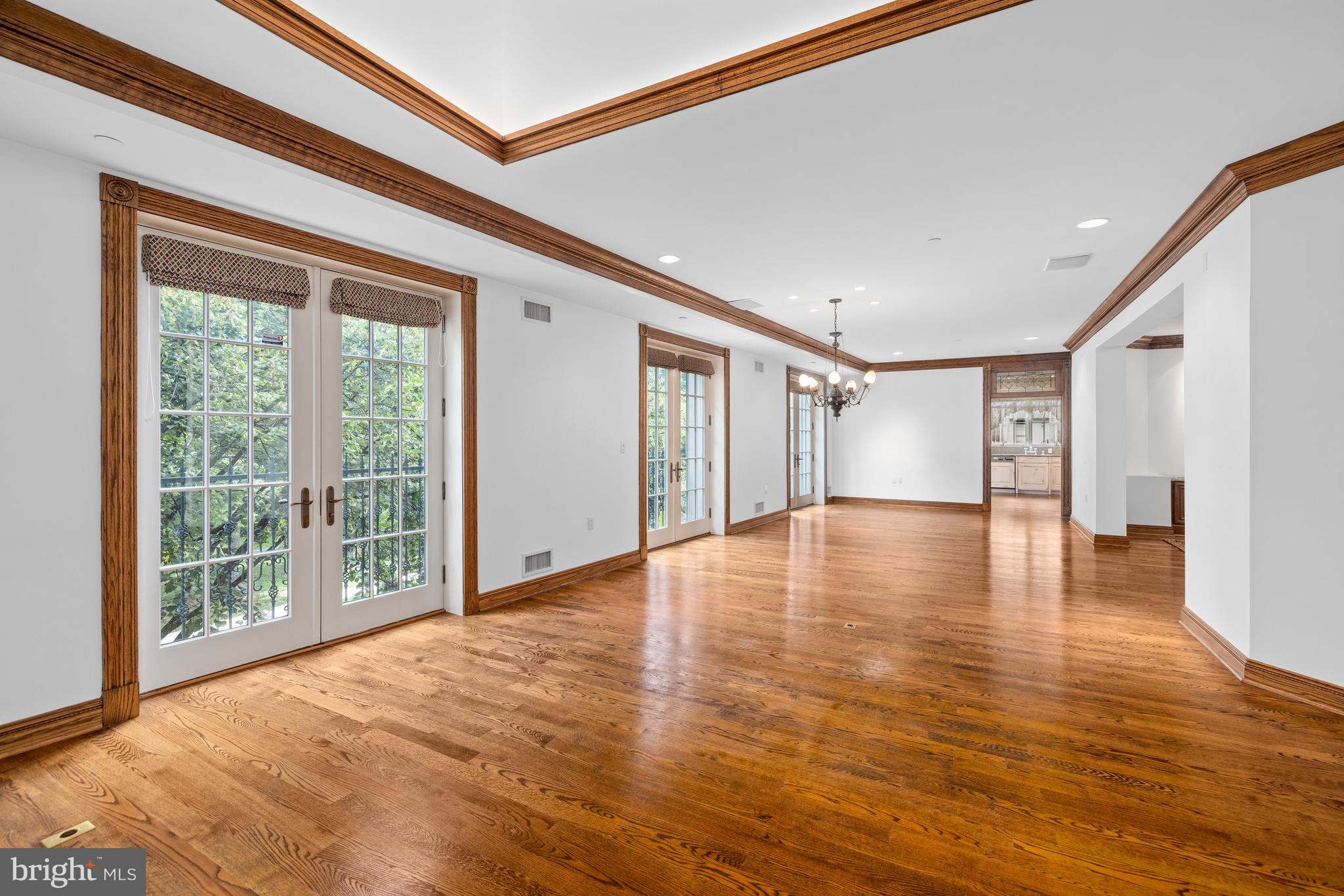 CHEVY CHASE - Residential