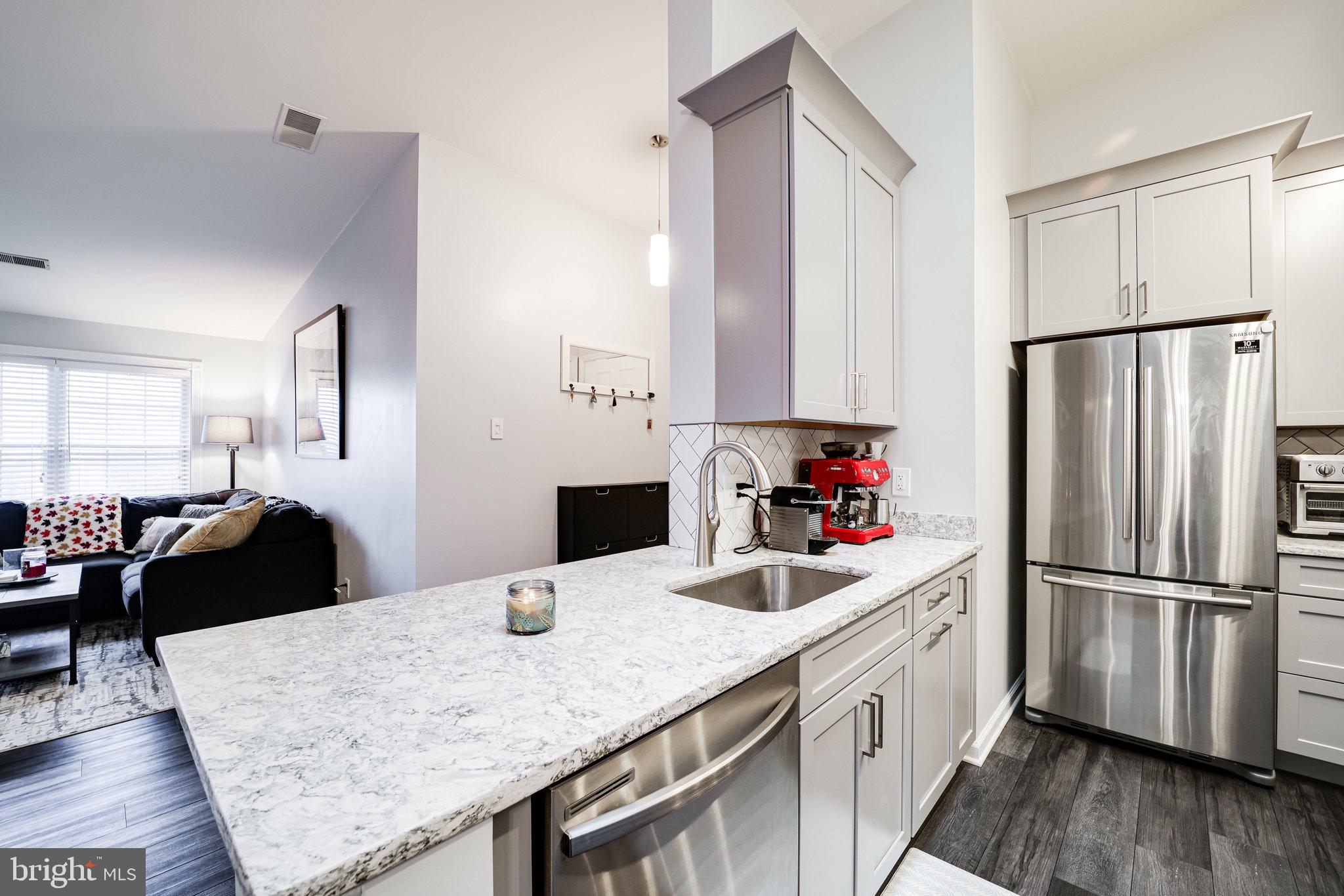 KINGSTOWNE - Residential Lease