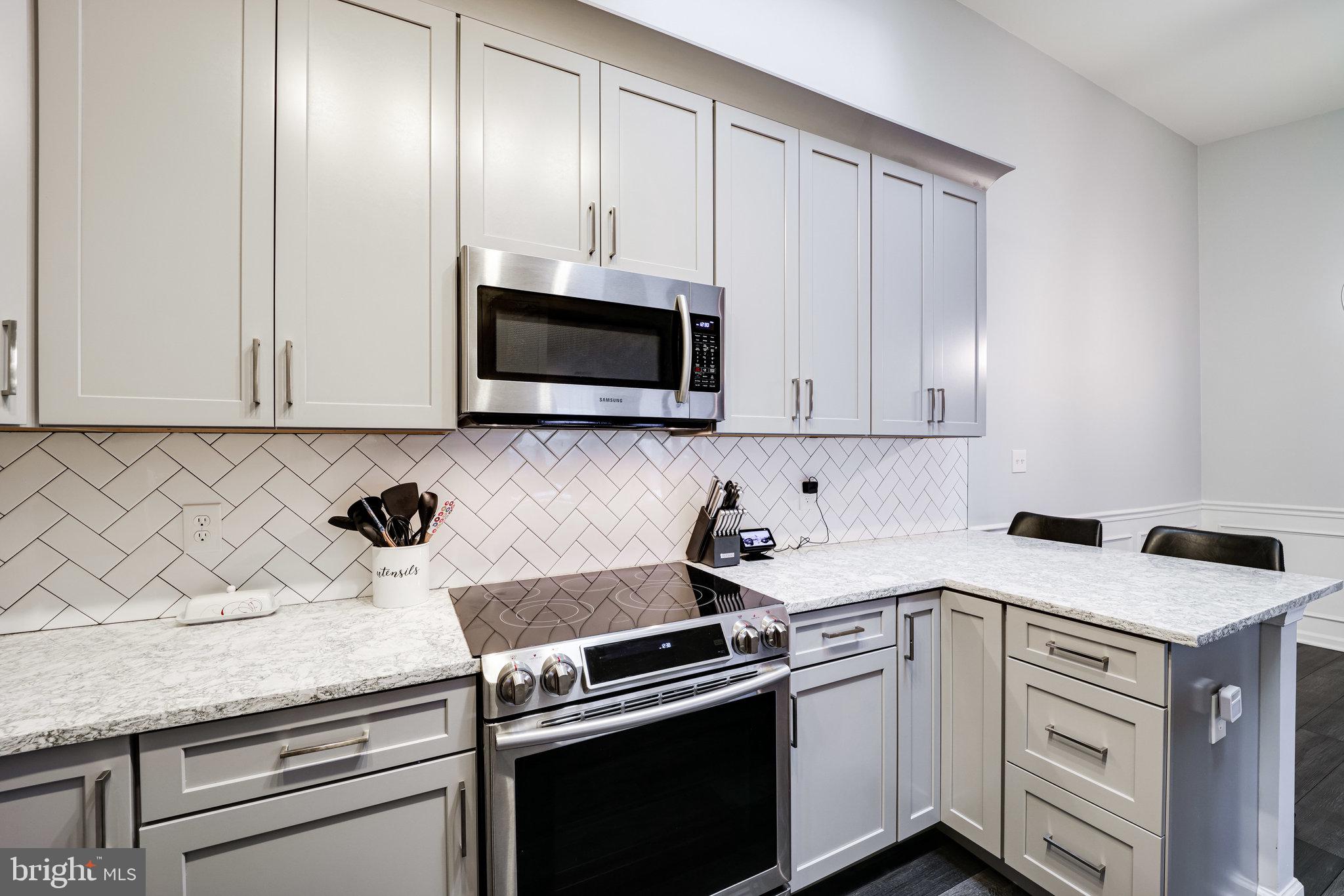 KINGSTOWNE - Residential Lease