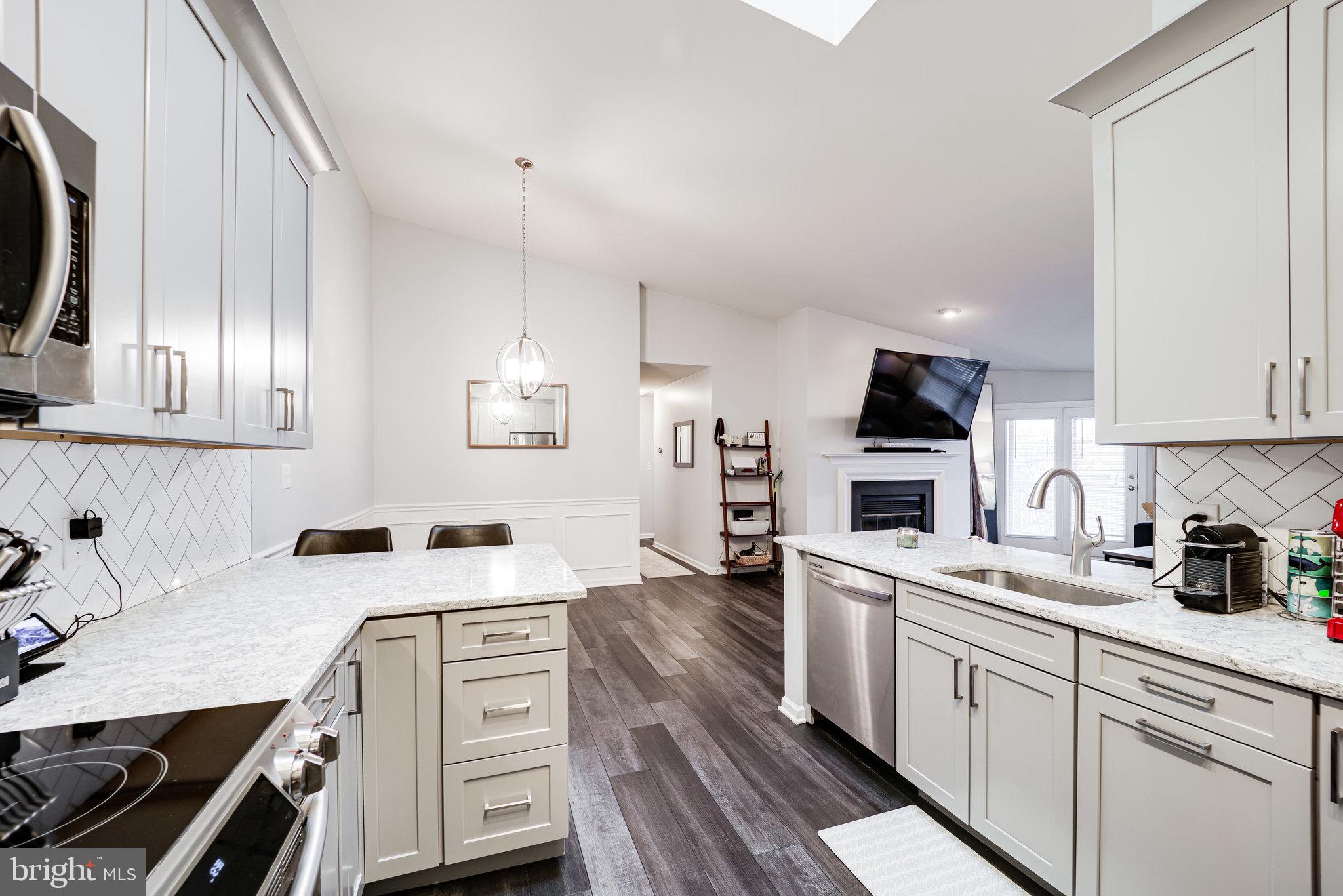 KINGSTOWNE - Residential Lease