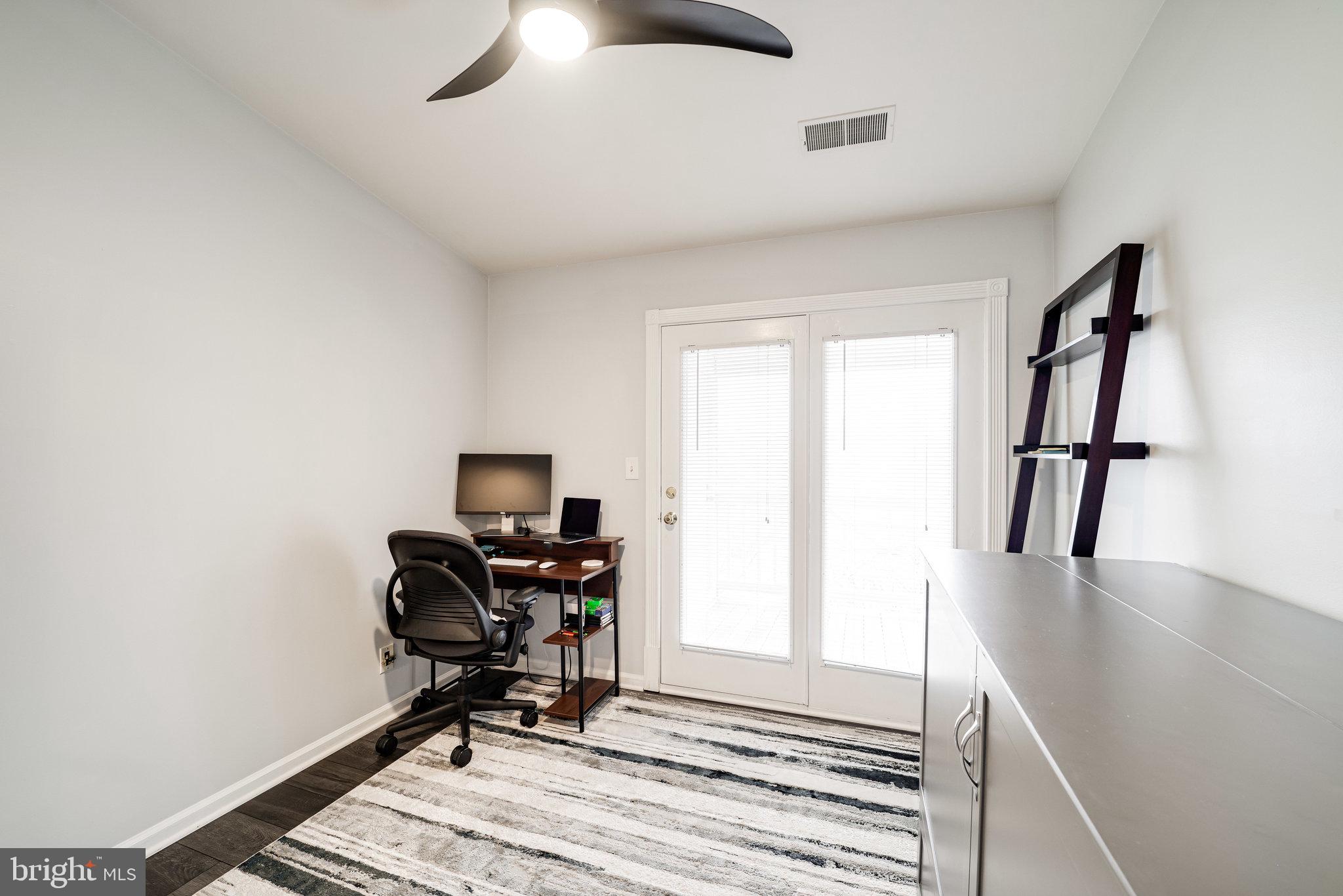 KINGSTOWNE - Residential Lease