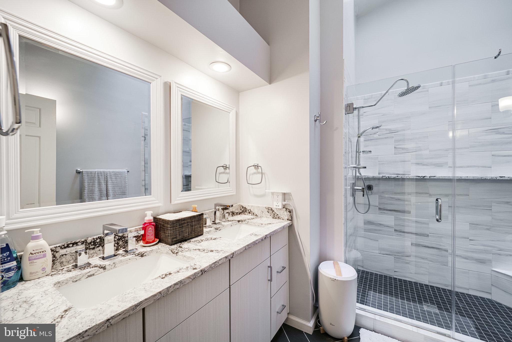 KINGSTOWNE - Residential Lease