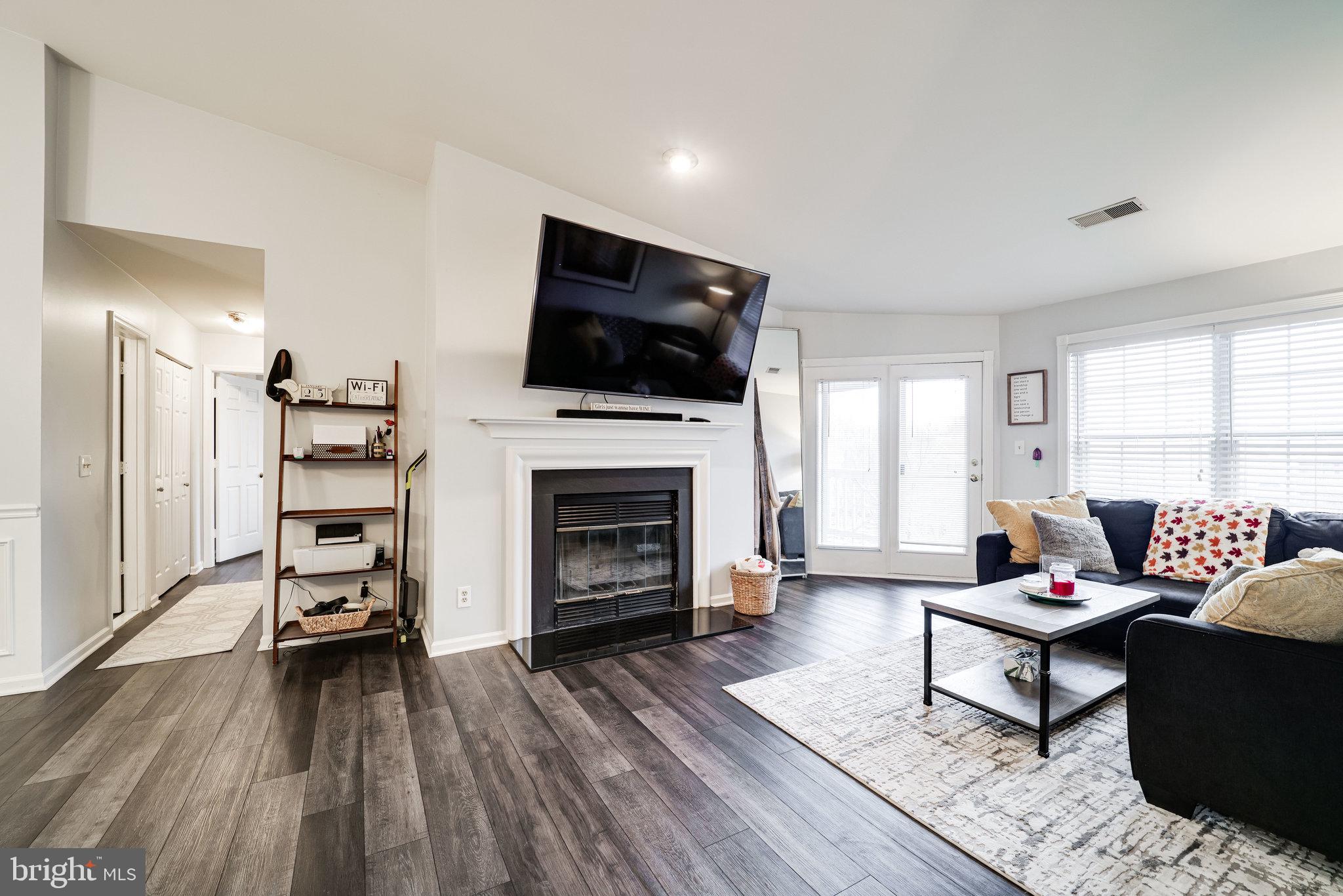 KINGSTOWNE - Residential Lease