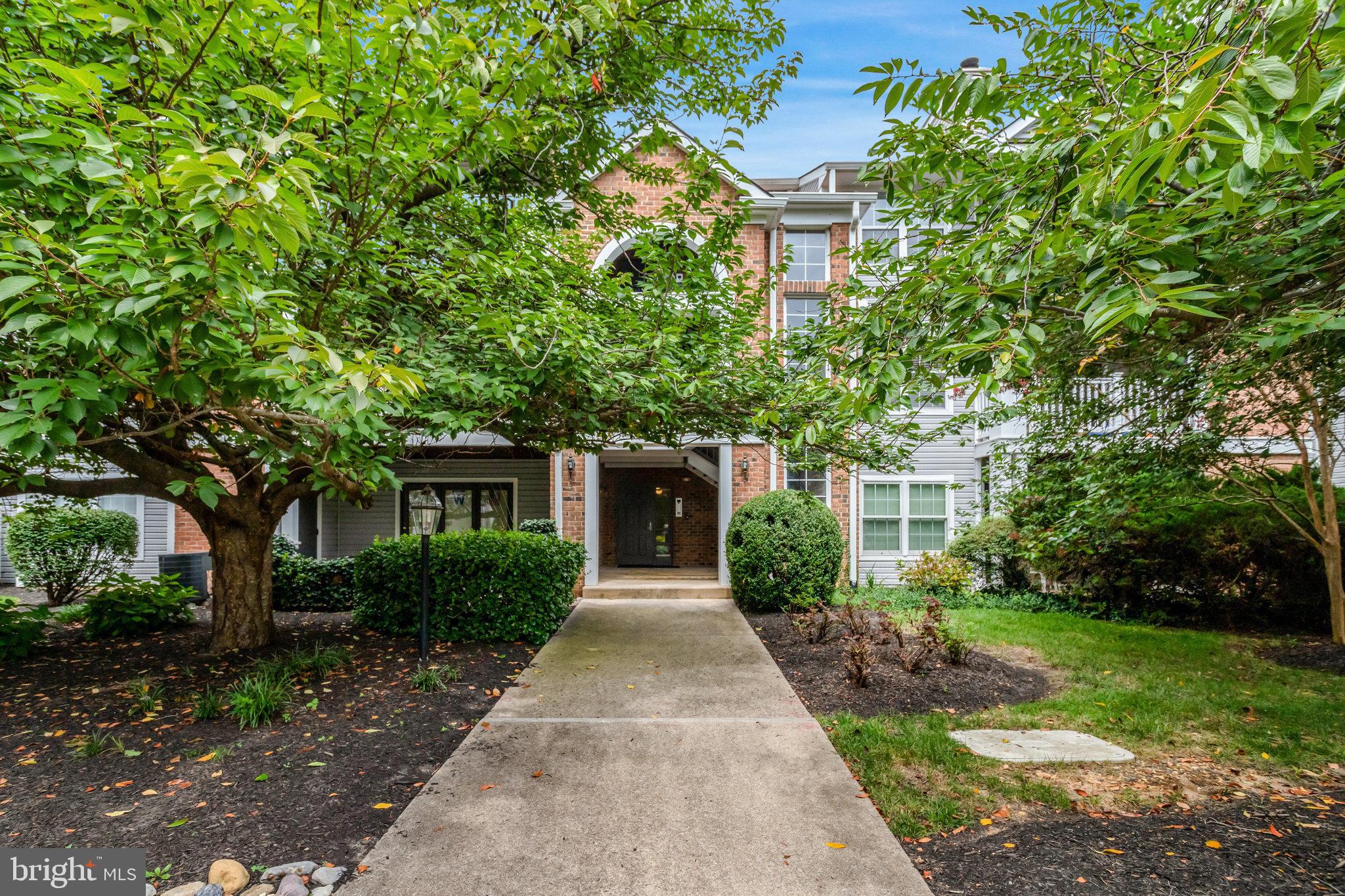 KINGSTOWNE - Residential Lease