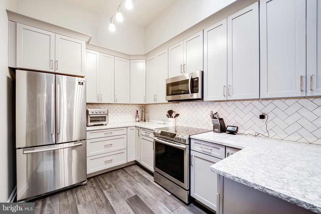 Photo of 7510 Ashby Lane #J, ALEXANDRIA, VA 22315 (MLS # VAFX2261674)